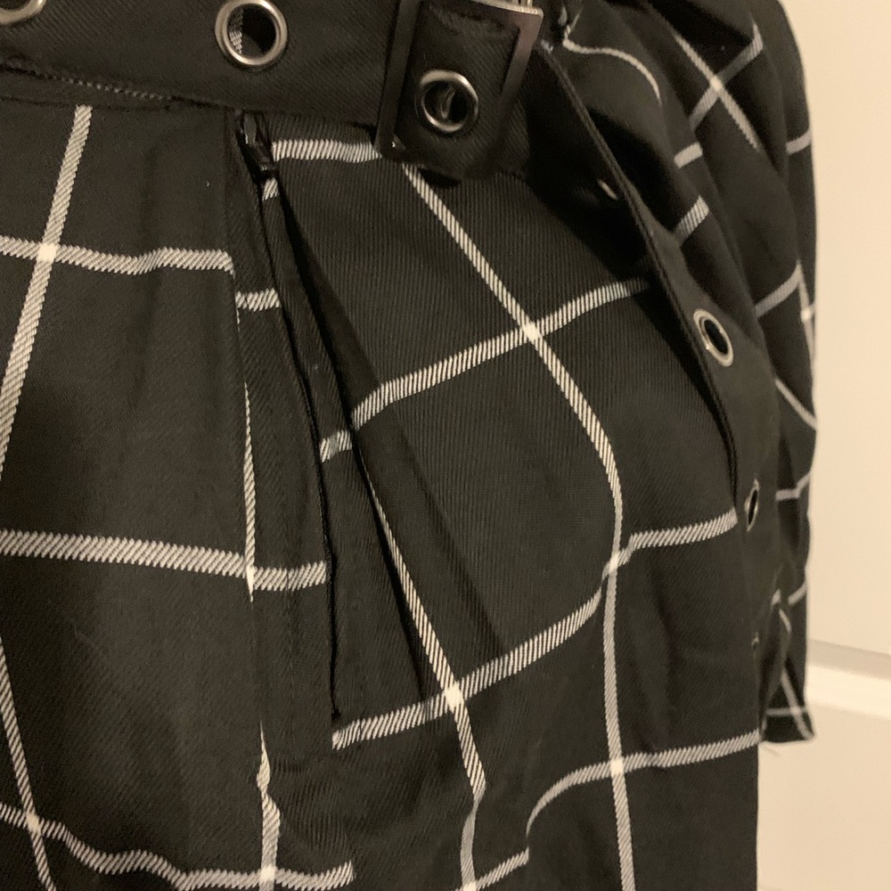 Y2K Hot Topic Plaid Pleated Mini Skirt Grommet Belt academia grunge collegiate - Picture 4 of 11